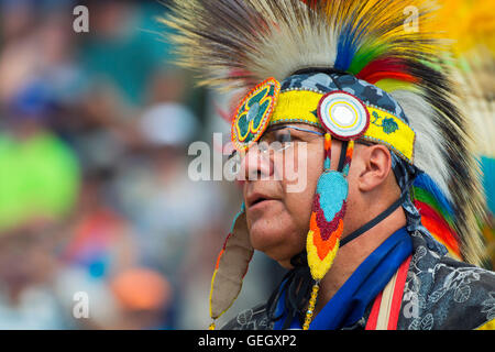 Pow Wow einheimische Tänzer in Tracht Six Nations Grand River-Champion des Champions Powwow, Ohsweken Kanada Stockfoto