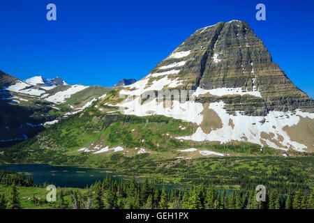Bearhat Berg über versteckten See im Glacier National Park, montana Stockfoto