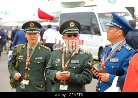 Besucher kamen aus allen Teilen der Welt auf der Farnborough International Airshow 2016 Stockfoto