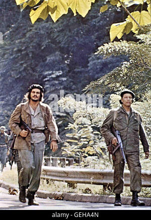 Omar Sharif? Che Guevara (Omar Sharif, l) Schliesst Sich Fidel Castro Im Kampf Höhle Diktator Batista ein.  Lokalen Caption *** 1969, Che!, Che! Stockfoto