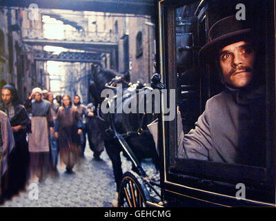 Jeremy Irons, Meryl Streep Charles Smithson (Jeremy Irons) Sucht Drei Jahre Vergeblich Nach der Verschwundenen Sarah. Lokalen Caption *** 1981, Französisch Leutnants Frau, Die Geliebte Des Franzoesischen Leutnants Stockfoto