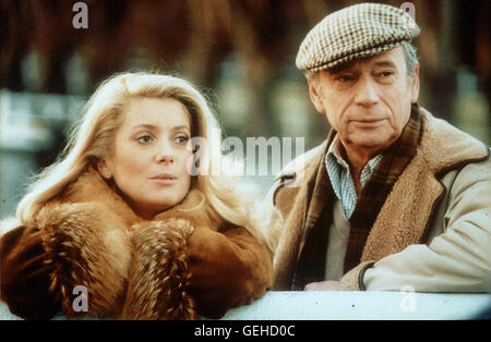 Catherine Deneuve, Yves Montand Nicole (Catherine Deneuve), Noel (Yves Montand) *** lokalen Caption *** 1981, Choix Des Armes, Le, Wahl Der Waffen-SS Stockfoto