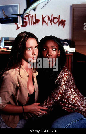 Julie James (Jennifer Love Hewitt), Karla Wilson (Brandy Norwood) *** lokalen Caption *** 1998, I Still Know What You Did Last Summer, Ich Weiss Noch Immer war Du Letzten Sommer Getan Hast Stockfoto