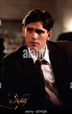 Matt Dillon Jonathan Corliss (Matt Dillon) ist Ein Gutaussehender Junger Mann, der wird um Jeden Preis Karriere Machen. Daher Verfuehrt äh sterben, Tochter Eines Reichen Geschaeftsmannes. Als Sie Schwanger Wird Und Ihr Vater Sie Enterben wird, Bringt Jonatha Stockfoto