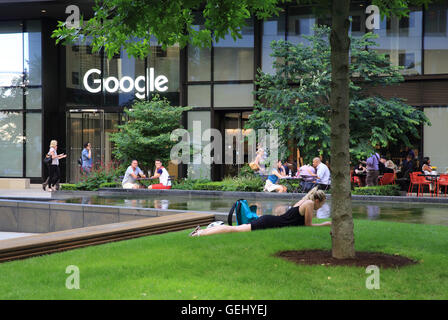 Der Eingang zu Googles neue Europazentrale in London Kings Cross, in England, UK Stockfoto