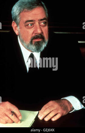 Raymond Burr Je Mehr Perry Mason (Raymond Burr) Recherchiert, Desto Schmerzhafter Wird Fuer ihn-sterben Erkenntnis, Dass Laura Nicht sterben Frau ist, äh sterben Jahrelang Geliebt Hat. Lokalen Caption *** 1987, Perry Mason: der Fall der verlorenen Liebe, Perry Mason Un Stockfoto