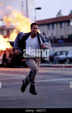 Keanu Reeves Als Polizist Jack Traven (Keanu Reeves) Davon Erfaehrt, Jagt er Dem Bus Hinterher... *** lokalen Caption *** 1994, Geschwindigkeit, Speed Stockfoto