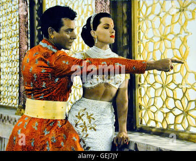 Walter Reyer, Debra Paget Maharadscha Chandra (Walter Reyer) weitergeleitet der Schoenen Taenzerin Seetha (Debra Paget) Seinen Palast. Lokalen Caption *** 1958, Tiger Von Eschnapur, Der, Der Tiger Von Eschnapur Stockfoto