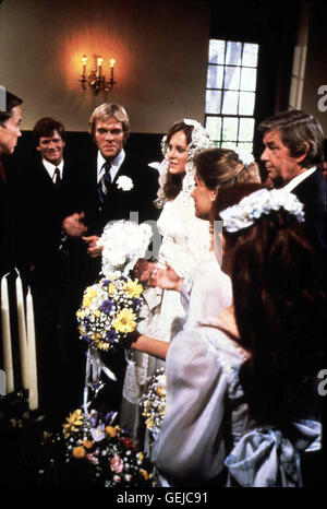 Morgan Stevens, Mary Beth McDonough, Ralph Waite (R) Als Plözlich Ein alter Verehrer von Erin Walton (Mary Beth McDonough, 4vl) Auftaucht, Platzt schnell Ihre Hochzeit Mit Paul Nothridge (Morgan Stevens, 3vl). Lokalen Caption *** 1982, Hochzeit in Waltons Mountain, sterben Waltons - Hochzeit Mit Hindernissen Stockfoto