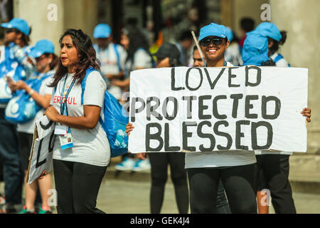 Krakau, Polen. 24. Juli 2016. Pilger aus der ganzen Welt kamen nach Krakau, World Youth Day 2016 zu feiern. © Beata Zawrzel/Alamy Live-Nachrichten Stockfoto