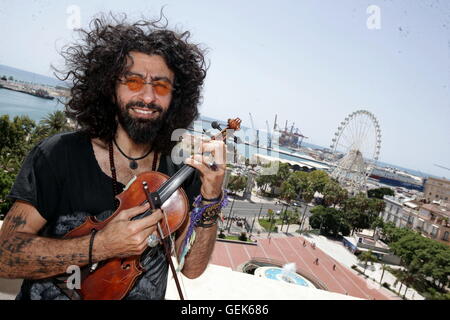 26. Juli 2016 - ist Ara Malikian Angebot am 9. September in der Stierkampfarena La Malagueta der einzige in Andalusien. Armenische Geiger bekannt für seine Ausdruckskraft und von sehr kleinen Brauen seinen eigenen Stil, der durch ihre Hintergründe und Erfahrungen projiziert. Malikian Szenarien hat mehr als 40 Länder gereist und hat Auszeichnungen weltweit Anerkennung gewonnen. Es ist ein vielseitiger Künstler, passt sich an alle Arten von Musikkultur und ist verantwortlich für seine reinste Stil aus ein argentinischer tango, Flamenco unsere Tierra Versionarla. Su nächste Termin in Málaga ist es am 9. September in der Stierkampfarena La Stockfoto