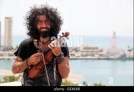 26. Juli 2016 - ist Ara Malikian Angebot am 9. September in der Stierkampfarena La Malagueta der einzige in Andalusien. Armenische Geiger bekannt für seine Ausdruckskraft und von sehr kleinen Brauen seinen eigenen Stil, der durch ihre Hintergründe und Erfahrungen projiziert. Malikian Szenarien hat mehr als 40 Länder gereist und hat Auszeichnungen weltweit Anerkennung gewonnen. Es ist ein vielseitiger Künstler, passt sich an alle Arten von Musikkultur und ist verantwortlich für seine reinste Stil aus ein argentinischer tango, Flamenco unsere Tierra Versionarla. Su nächste Termin in Málaga ist es am 9. September in der Stierkampfarena La Stockfoto