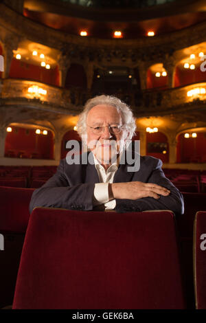 Berlin, Deutschland. 13. Juli 2016. Hermann Beil, Kopf Dramaturg am Berliner Ensemble, fotografiert am Theater in Berlin, Deutschland, 13. Juli 2016. Foto: KLAUS-DIETMAR GABBERT/Dpa/Alamy Live News Stockfoto