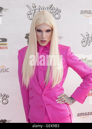 Columbus, OH, USA. 26. April 2015. 18. Juli 2016 - Columbus, Ohio - Jeffree Star besucht die Alternative Press Music Awards 2016 im Jerome Schottenstein Center statt. Photo Credit: Jason L Nelson/AdMedia © Jason L Nelson/AdMedia/ZUMA Draht/Alamy Live-Nachrichten Stockfoto