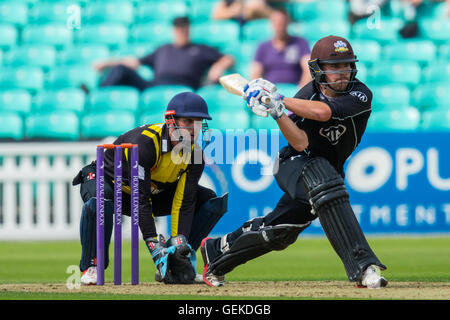 London, UK. 27. Juli 2016. Rory Burns Wimper für Surrey in Royal London-eines Tages-Cup-Spiel gegen Gloucestershire an das Oval. Bildnachweis: David Rowe/Alamy Live-Nachrichten Stockfoto