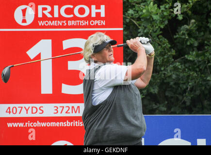 Buckinghamshire, Großbritannien. 27. Juli 2016. Laura Davies Practisng für die RICOH WOMEN BRITISH OPEN 2016 in Woburn Golf & Counrty Club in Buckinghamshire England UK Credit: Bigred/Alamy Live News Stockfoto