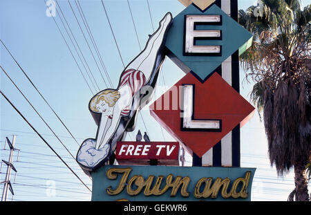 Motel-Schild mit Schwimmbad Bilder in Buena Park in der Nähe von Knotts Berry Farm, Orange County, CA Stockfoto