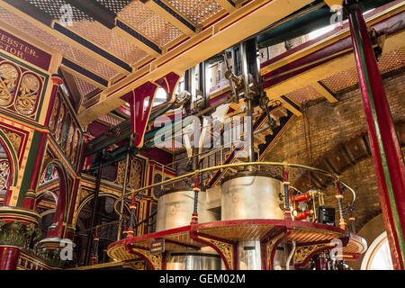 Dampfmaschinen bei Vierschrötigkeit Pumping Station im Süden Londons in Thamesmead in der Nähe von Abbey Wood. Stockfoto