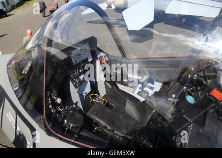 Detaillierte Ansicht des Cockpits der F-35 Lightning II auf der Farnborough International Airshow 2016 Stockfoto