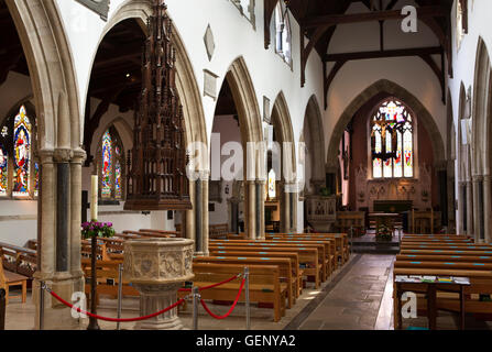 Großbritannien, England, Devon, Sidmouth, St Giles und Pfarrkirche St. Nikolaus Interieur, das Kirchenschiff Stockfoto