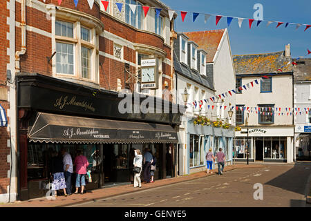 Großbritannien, England, Devon, Sidmouth, New Street, Mountstephen Juwelierladen, mit alten vergoldeten Schild Stockfoto