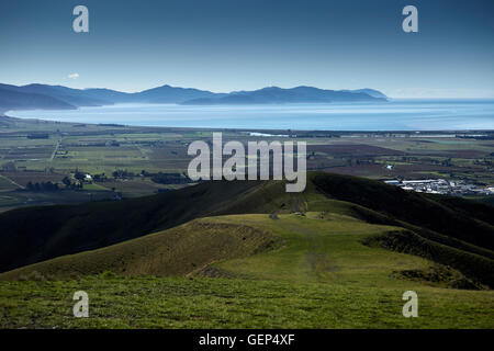 Panoramablick über Wairau Lagunen, Cloudy Bay und Richmond reicht von Mount Vernon, New Zealand Stockfoto