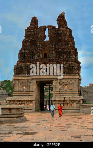 Eingangstor der Vitthala-Tempel-Komplex, Hampi, Karnataka, Indien Stockfoto