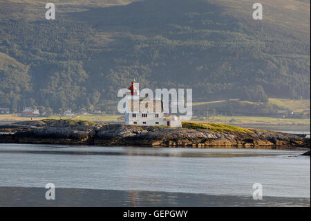 Geographie / Reisen, Norwegen, Leuchtturm auf Felsen, Hurtig-Route Stockfoto