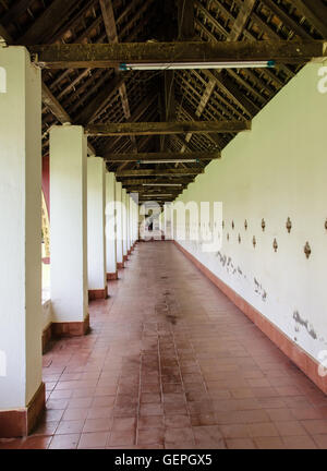 VIENTIANE, LAOS - 5. August 2014. Weg um die Goldene Pagode am Wat Phra, die Luang in Vientiane.Famous touristische destinat Stockfoto