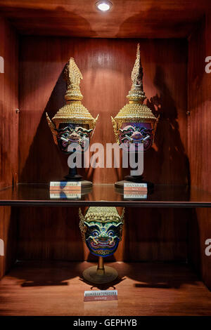 Khon-Maske Museumsausstellung. Die Akteuren thailändischen Khon-Masken werden in traditionellen Thailand-Tanz-Performances verwendet. Stockfoto