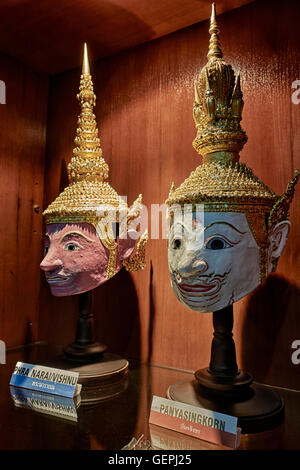 Khon-Maske Museumsausstellung. Die Akteuren thailändischen Khon-Masken werden in traditionellen Thailand-Tanz-Performances verwendet. Stockfoto