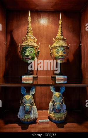 Khon-Maske Museumsausstellung. Die Akteuren thailändischen Khon-Masken werden in traditionellen Thailand-Tanz-Performances verwendet. Stockfoto