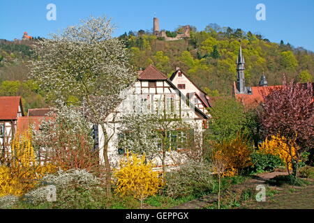 Geographie / Reisen, Deutschland, Baden-Württemberg, Weinheim, Bergstraße, Windeck Wasserburg (oben rechts), ca. 1130, Wachenburg (Schloss) (oben links), gebaut 1907-1913, Stockfoto