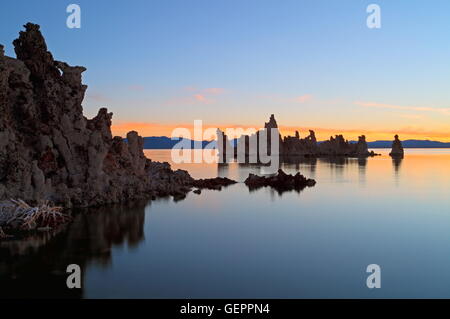Geographie / Reisen, USA, California, Sand Tuffstein, Marine Beach, Mono Lake, östliche Sierra, Sonnenaufgang, Stockfoto