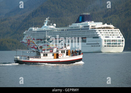 Kanadische Kreuzfahrtschiff in der Johnstone Strait. Vancouver. Britisch-Kolumbien. Kanada Stockfoto