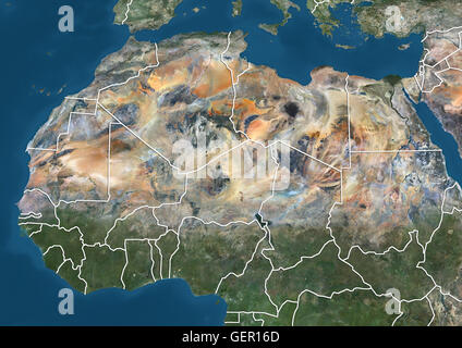 Satellitenansicht von Nordafrika (mit Ländergrenzen). Dieses Bild wurde aus Daten von Satelliten Landsat 7 & 8 zusammengestellt. Stockfoto