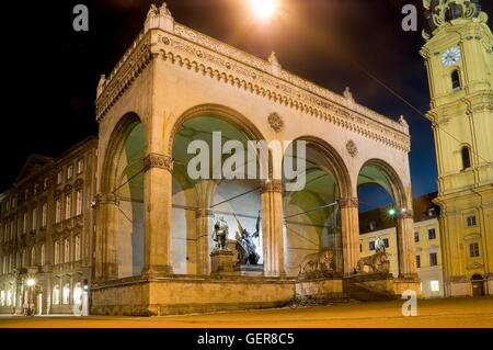 Geographie / Reisen, Deutschland, Bayern, München, Feldherrenhalle, Odeonsplatz, Altstadt, Theatiner Kirche Stockfoto
