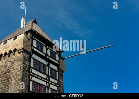 Schelztorturm Mit Kunstinstallation, Schelztor, Esslingen, Baden-Württemberg, Deutschland, Europa Stockfoto