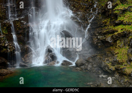 Froda-Wasserfall, Valle Verzasca Bei Sonogno, Froda, Tessin, Schweiz Stockfoto