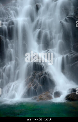 Froda-Wasserfall, Valle Verzasca Bei Sonogno, Froda, Tessin, Schweiz Stockfoto