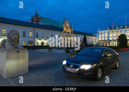 Warschau, Polen, Warschau Präsidentenpalast am Abend Stockfoto