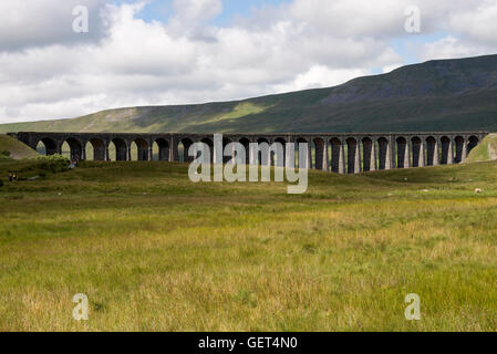 Dem berühmten Ribblehead-Viadukt auf der Settle Carlisle Railway North Yorkshire England Vereinigtes Königreich UK Stockfoto