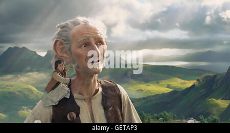 DIE BFG 2016 Amblin Entertainment-Film mit Mark Rylance und Ruby Barnhill unter der Regie von Steven Spielberg Stockfoto