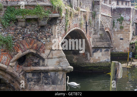 Bischöfe-Brücke über den Fluss Wensum Norwich Norfolk England Stockfoto