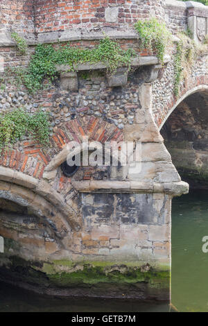 Bischöfe-Brücke über den Fluss Wensum Norwich Norfolk England Stockfoto