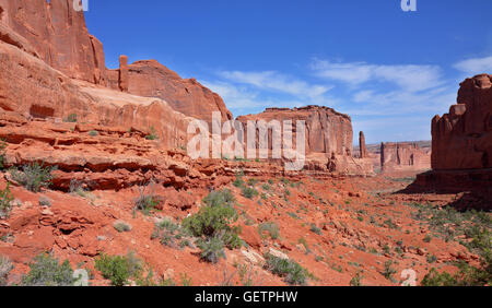 Rote Felsen und Geröll Arches National Park, Utah in den USA Stockfoto