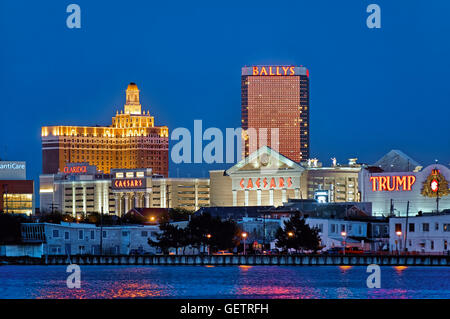 Atlantic City Casino Skyline bei Nacht. Stockfoto