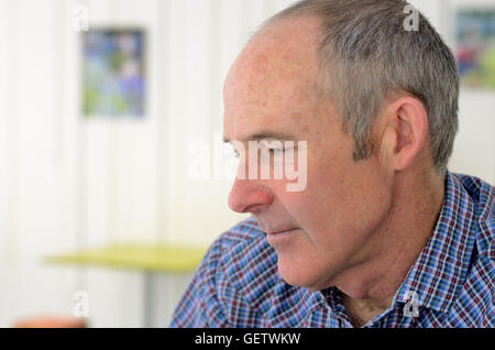 Boulder-Gehäuse-Aktivist David Adamson. Er hat nach bezahlbaren Wohnungen auf dem Gelände des alten Krankenhauses im Stadtteil Newlands befürwortet worden. Stockfoto