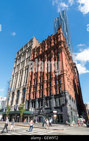 Denkmalgeschützte Gebäude (Potter Gebäude und alte New York Times Building) auf der Park Row in New Yorker Stadtteil Civic Center Stockfoto