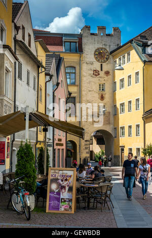 Straße in der alten Stadt Bruneck - Bruneck, Südtirol - Südtirol, Italien Stockfoto